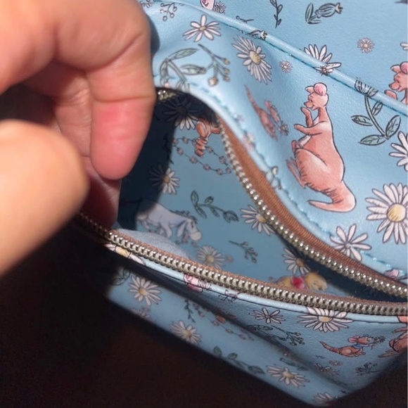 Loungefly backpack - Picture 3 of 4